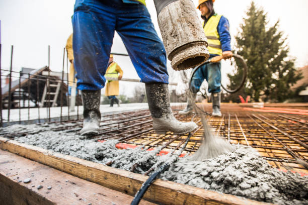 Best Custom Concrete Contractor  in Wolcottville, IN